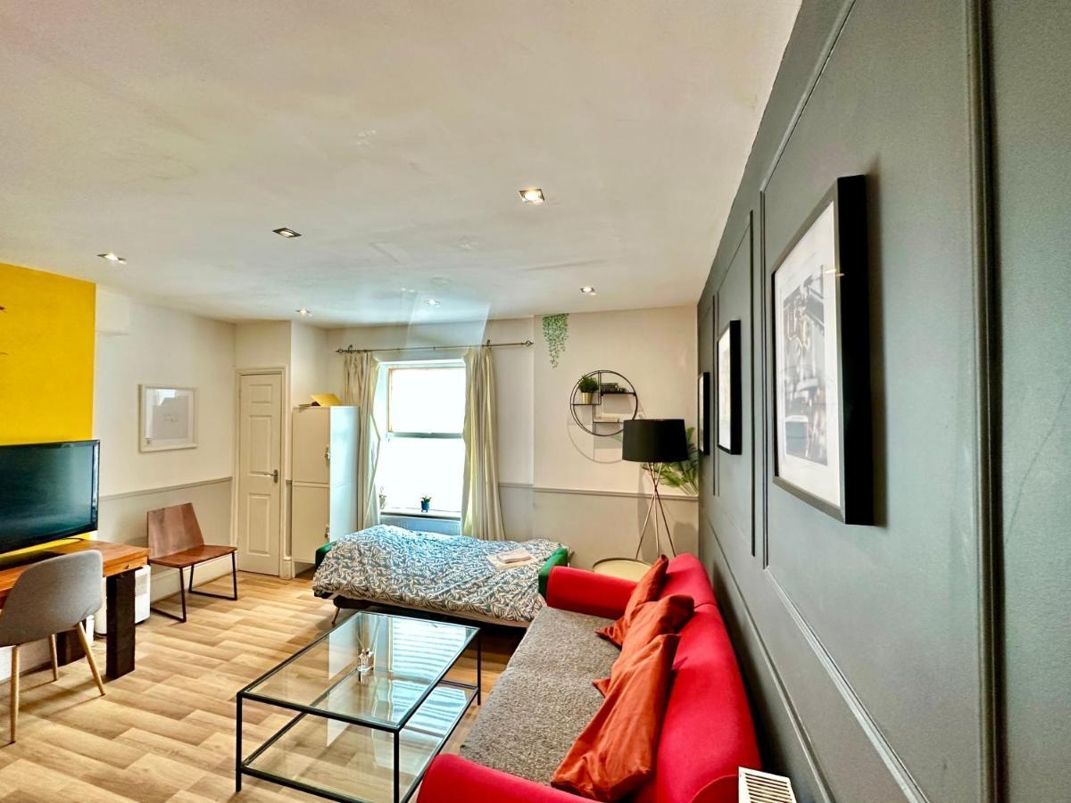Adeamstays Provides Beautiful Centrally Located 1 And 2 Bed Apartments On Liverpools Boulevard Exterior photo
